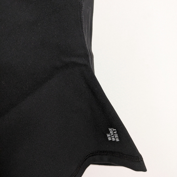 WEWOREWHAT Black Sports Cami Built in Shelf Bra NEW Size S - Picture 3 of 5
